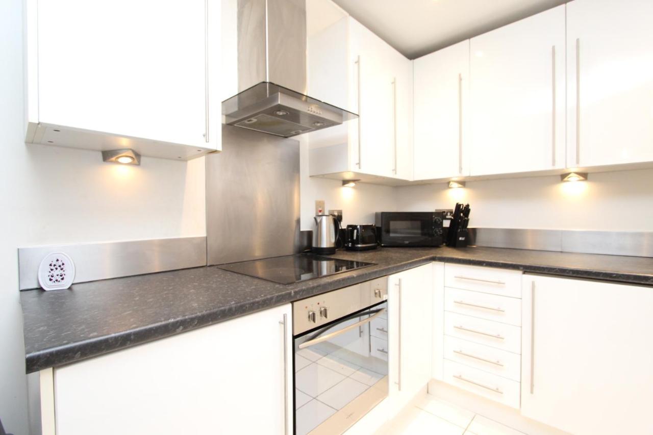 לונדון Spacious 1- Bedroom Apartment In E16 מראה חיצוני תמונה